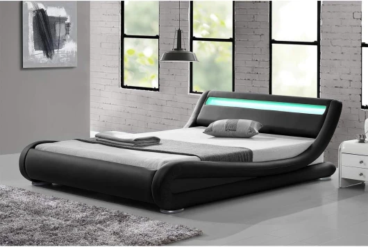 CONCEPT USINE - Lit Double Seattle 160x200 cm avec LED - Design Moderne en Simili Noir - Tête de Lit Lumineuse - Télécommande LED 4 Couleurs Incluse - Structure Plywood Solide et Sommier 2 Places Queen size Noir